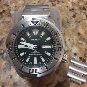 SEIKO automatic diver's 200m baby tuna prospex